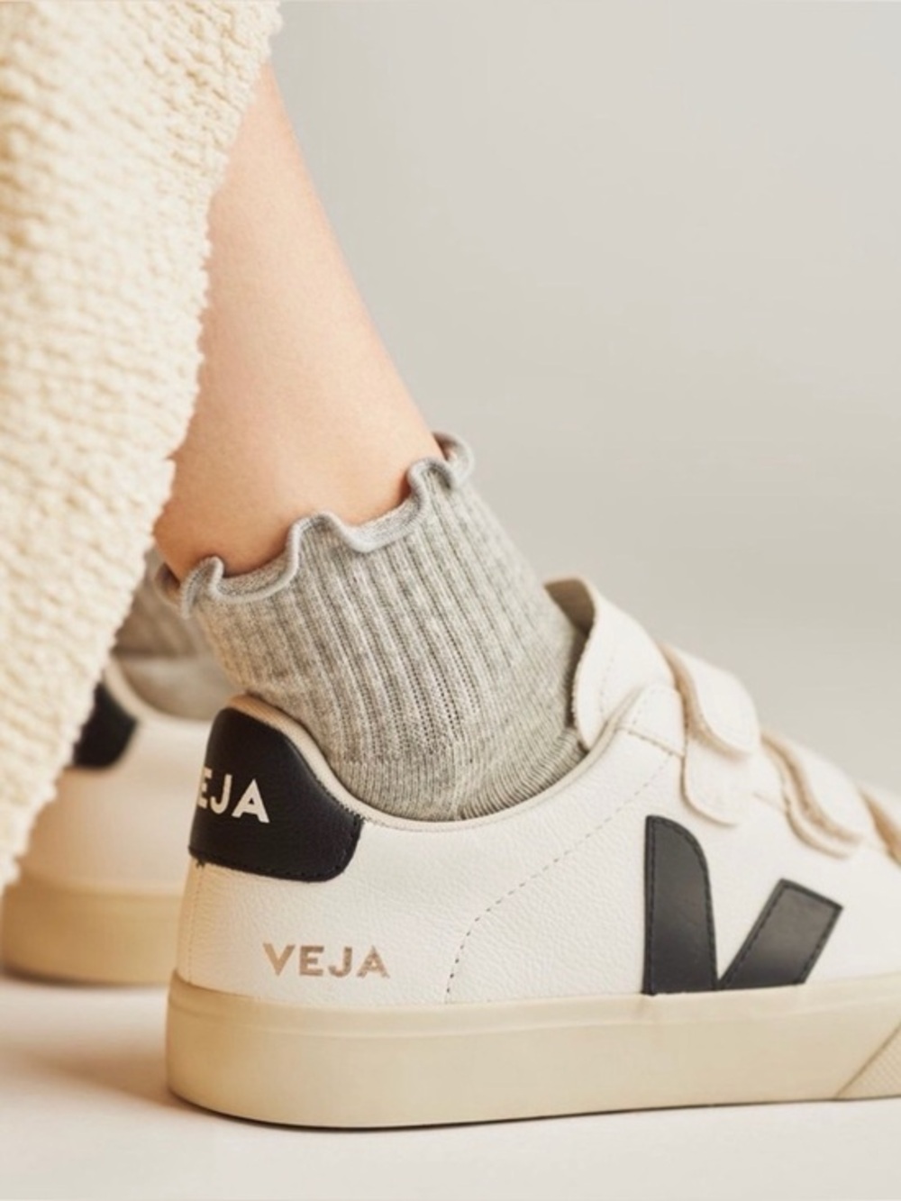 VEJA Women’s crome free Recife  sneaker  White & Black Leather 6.5